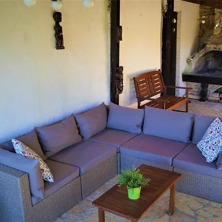 Garden Apartment *